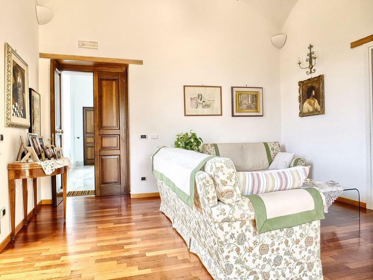 B&B Villa Elisa Meta Buitenkant foto